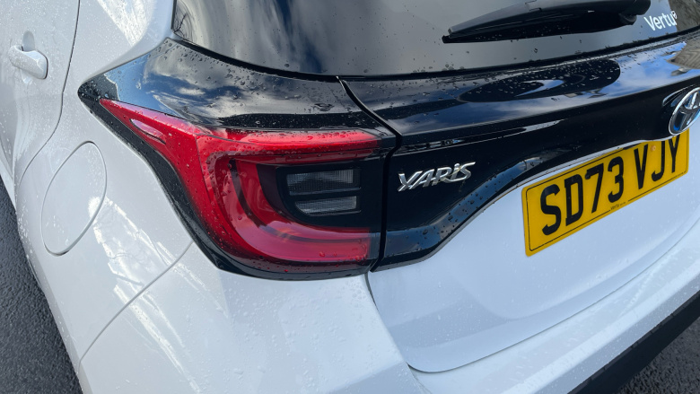 Toyota Yaris 1.5 Hybrid Design 5dr CVT Hybrid Hatchback